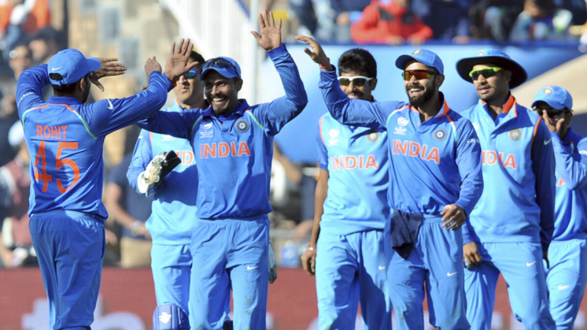 Kohli and Yuvraj lead Indias rout of Pakistan