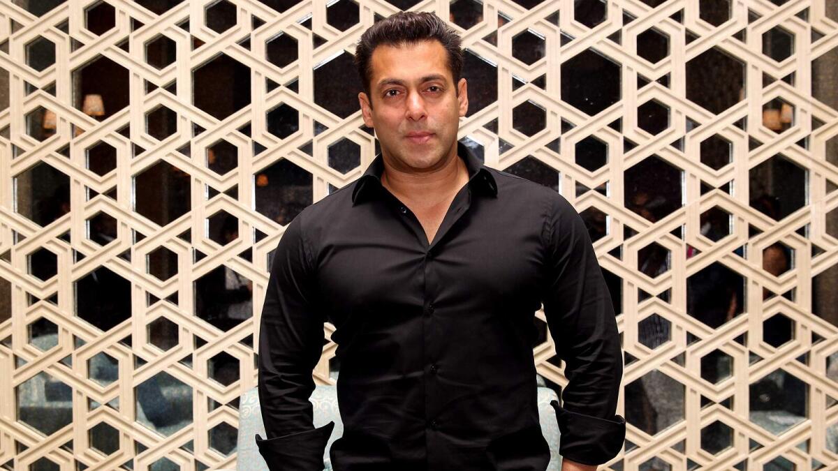 Anurag Basu prefers risky Ranbir over boring Salman