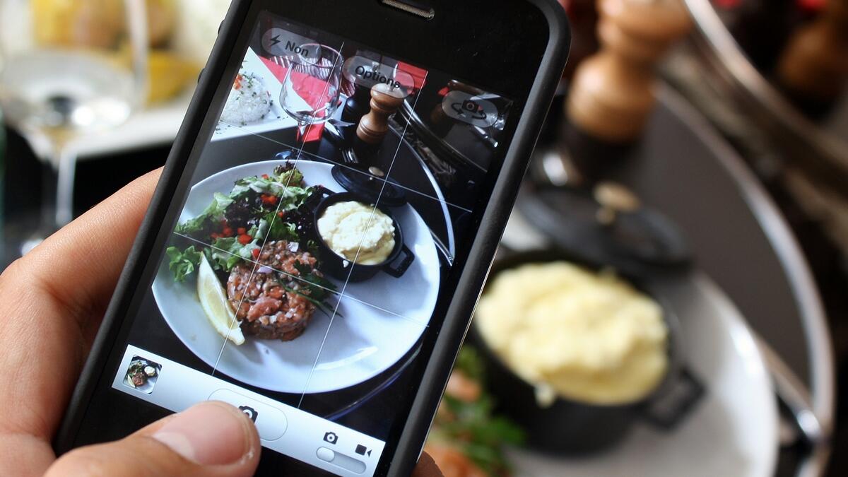 Get 25% off at British restaurant for not using your phone