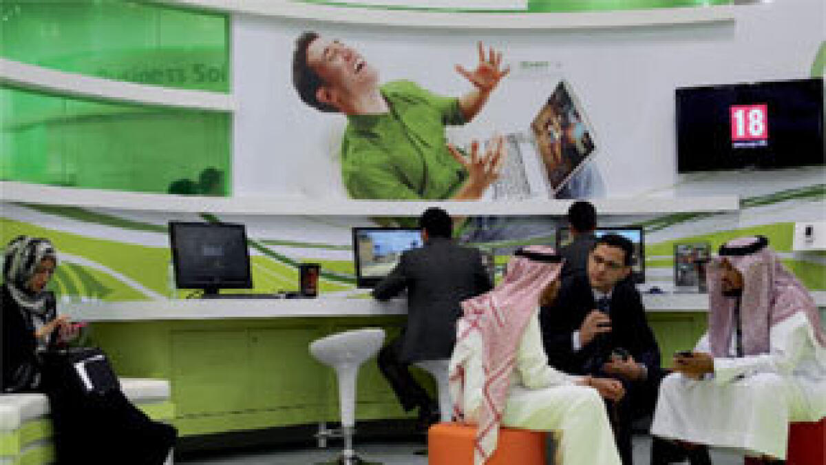 Etisalat and Huawei agree to develop 5G mobile broadband