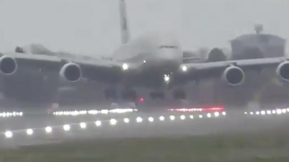 Etihad, Storm Dennis, Heathrow, London, A380
