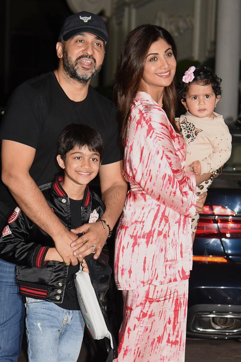 Kundra with Shetty and family in 2021. (Photo: AFP)