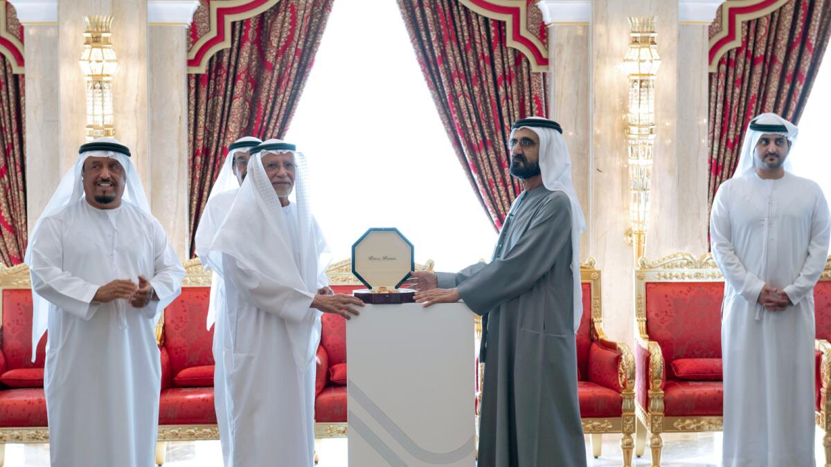 Sheikh Mohammed honours winners of the Dubai Appreciation Award for Community Service at Zabeel Palace. — Wam