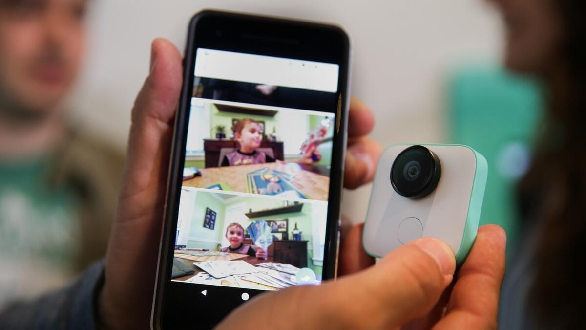 Googles Clips camera the latest effort to bring AI into home gadgets