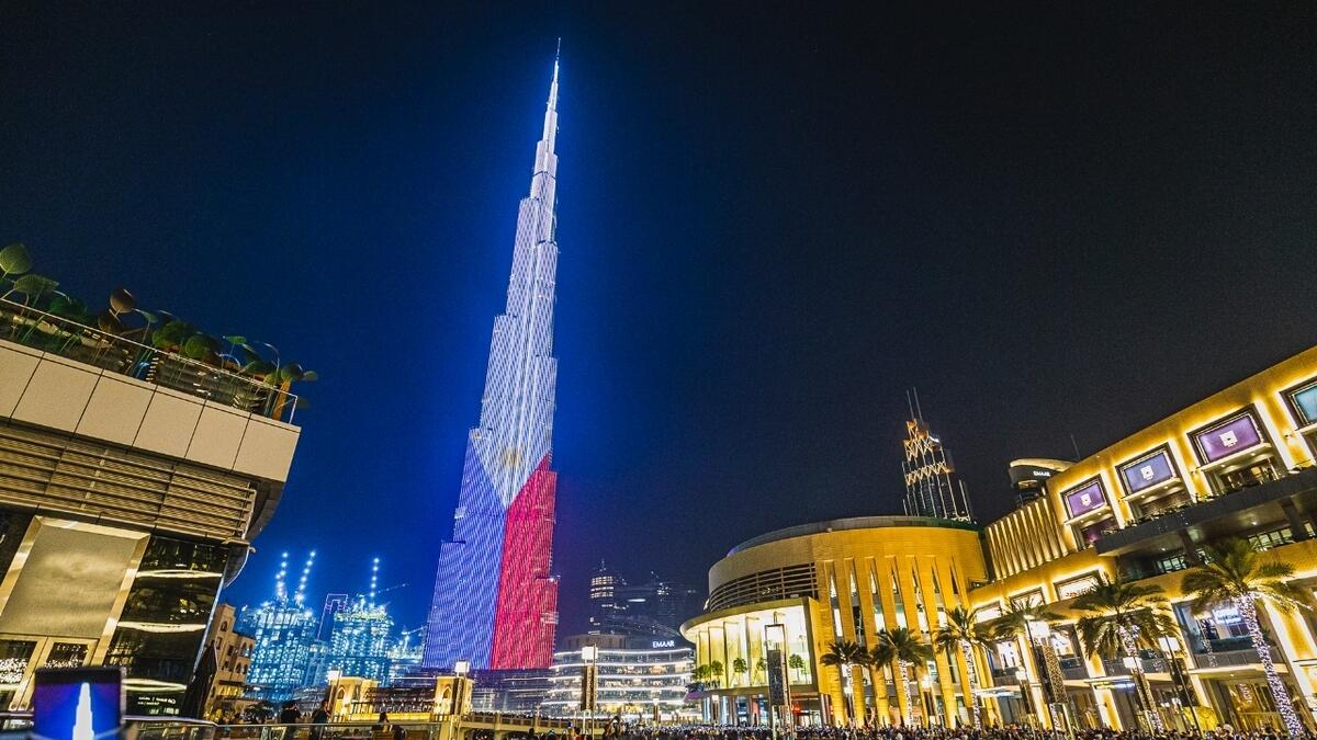 Video: Dubais Burj Khalifa lights up to mark Philippine I-Day