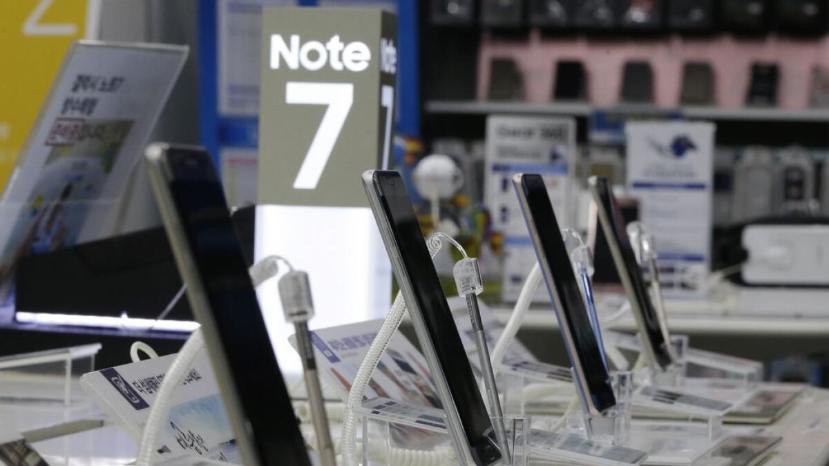 Samsung blames batteries for Galaxy Note 7 fires 