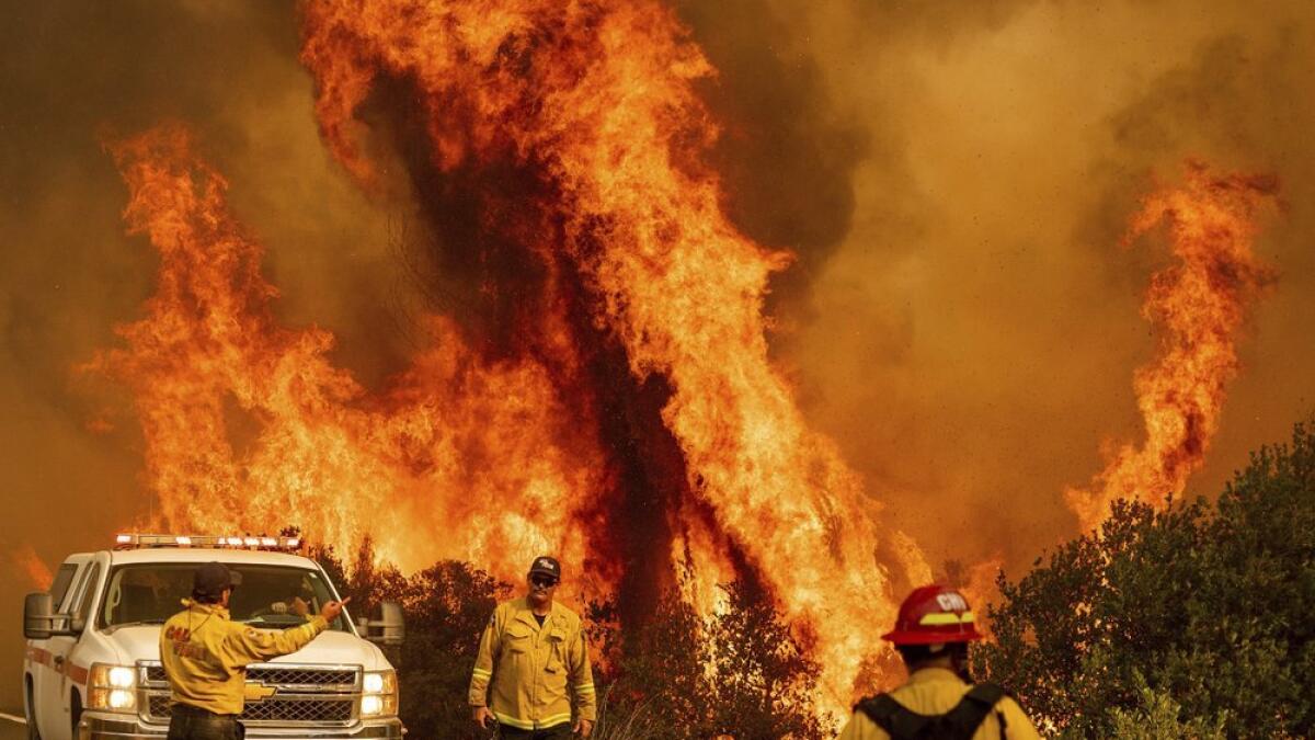 california wildfires, lighting strikes, death toll, reaches, seven