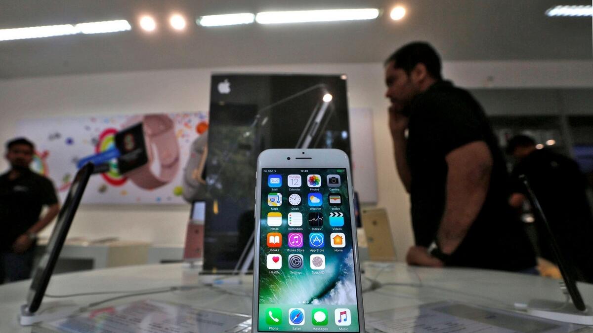 Apple, India wrangle over import tax on mobile parts