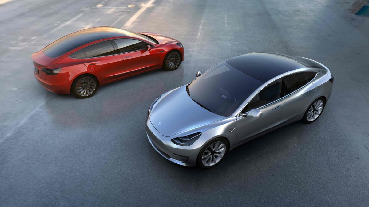 Teslas Model 3 gets over 325,000 orders