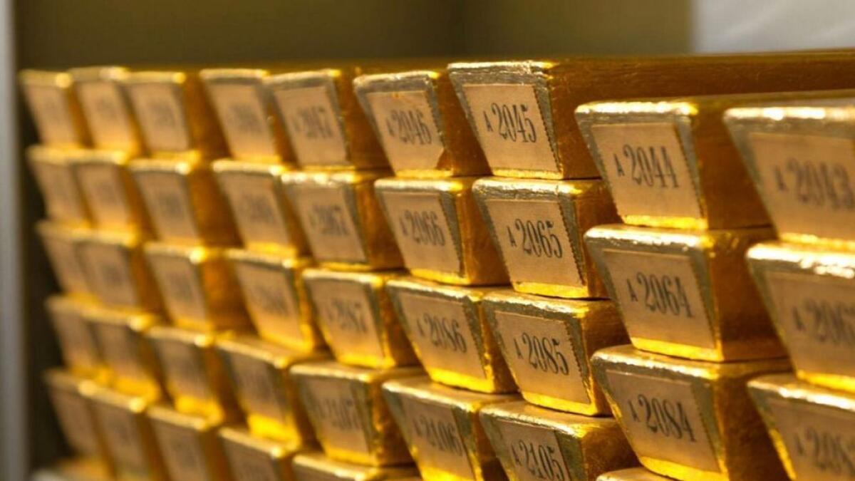 Gold suffer further losses, silver takes a knock too