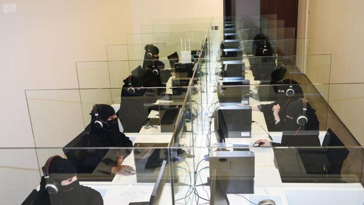Saudi Arabia announces new work rules for women