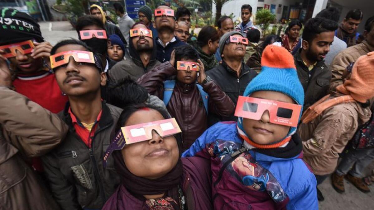 solar eclipse, india, people suffer vision loss