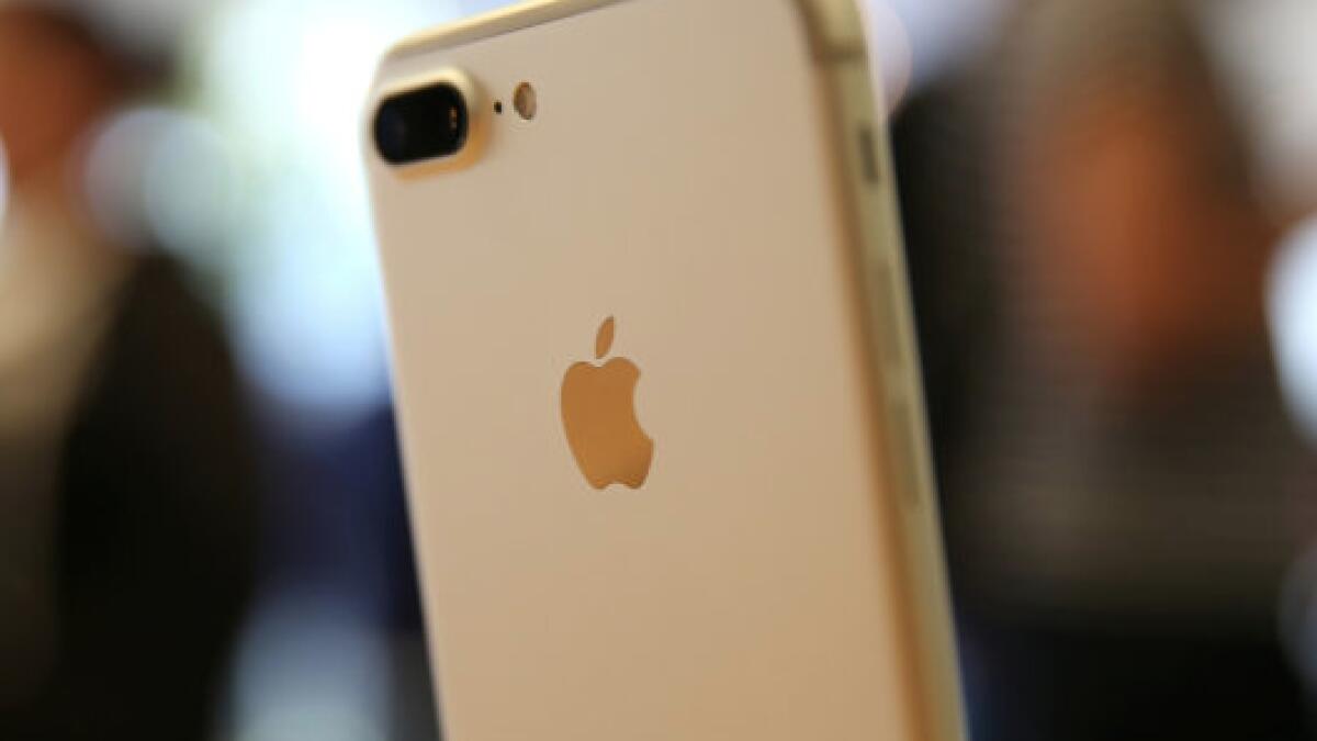 iPhone survives after falling 1,000 feet from airplane