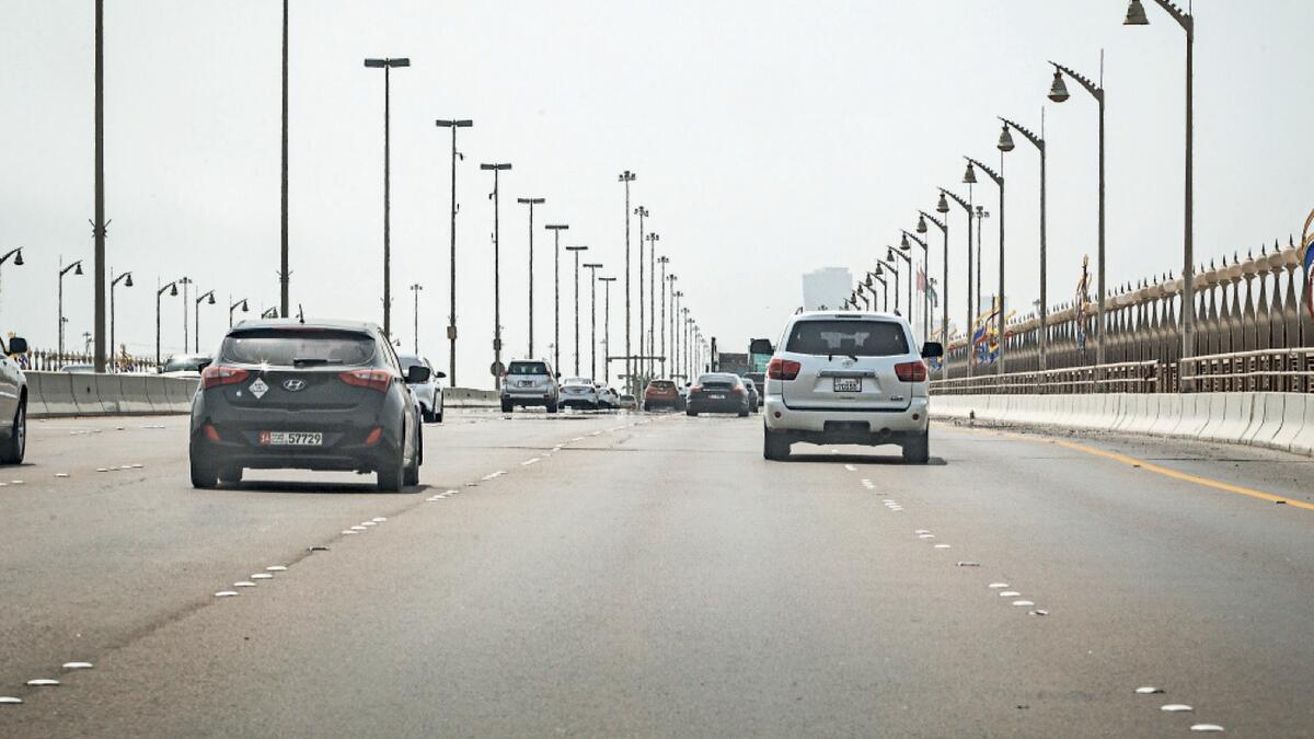 road toll gate,  Abu Dhabi, Mussafah Bridge