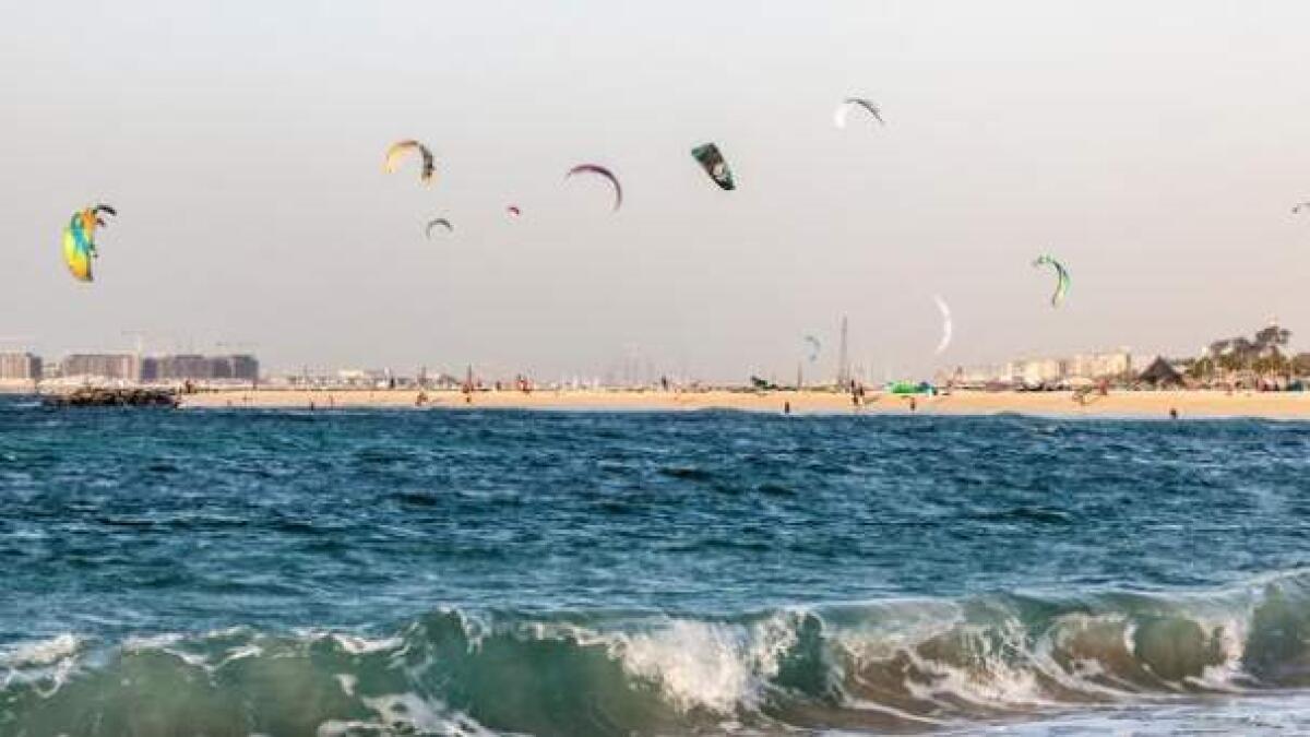 Temperature to dip, waves up to 7ft to hit Arabian Gulf 