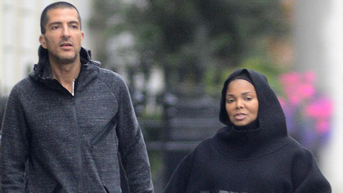 Qatari husband pampers Janet Jackson with army of helpers