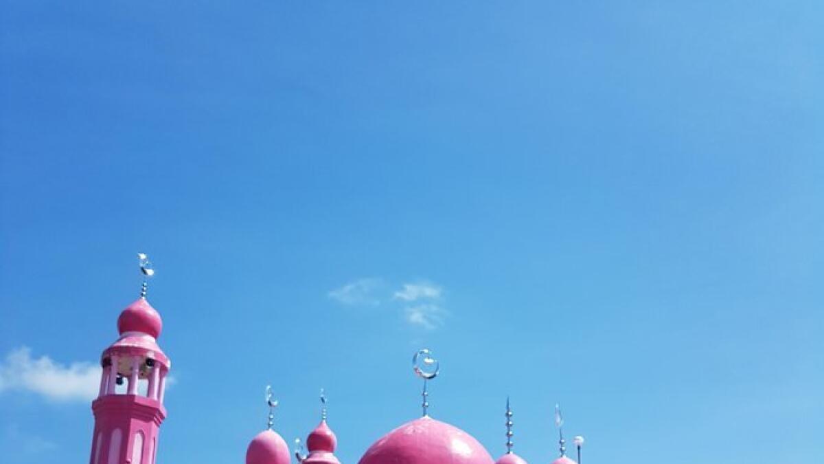 In a series of tweets, Mads, a volunteer affiliated with MSF (Doctors Without Borders) and Crisis Aid UK,  shared the story of the Pink Mosque - Masjid Dimaukom in the Philippines' far south. According to Mads, the mosque was built in 2014 and located in the city of Datu Saudi Ampatuan in Maguindanao.