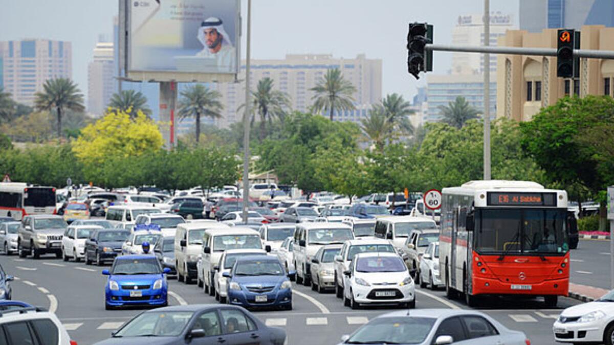 UAE traffic: Tailbacks in Abu Dhabi and Dubai after multiple accidents
