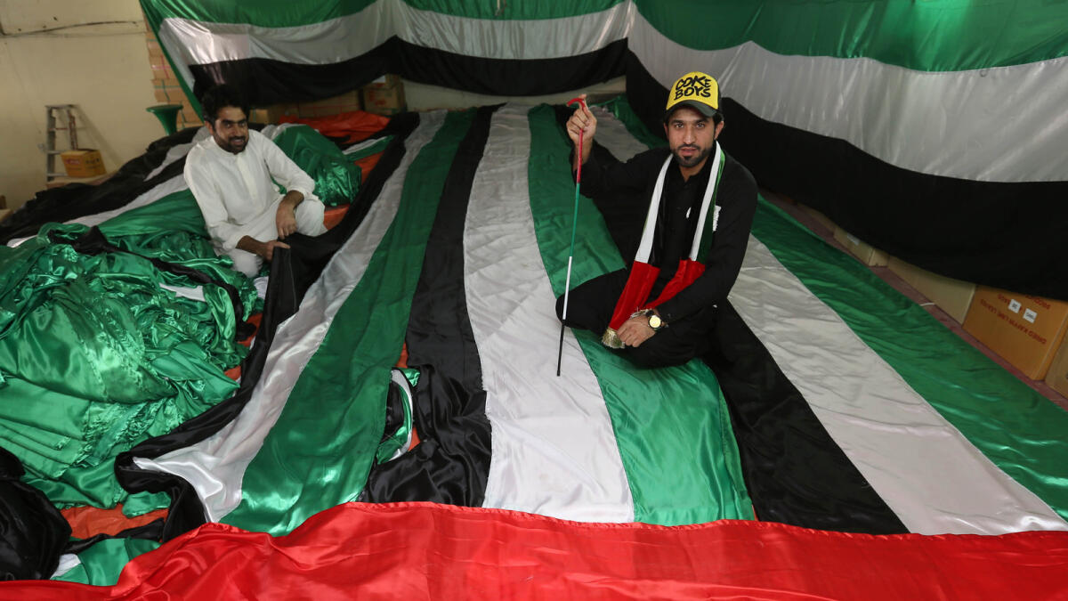 5.75km long UAE flag is Afghan salesmans gift
