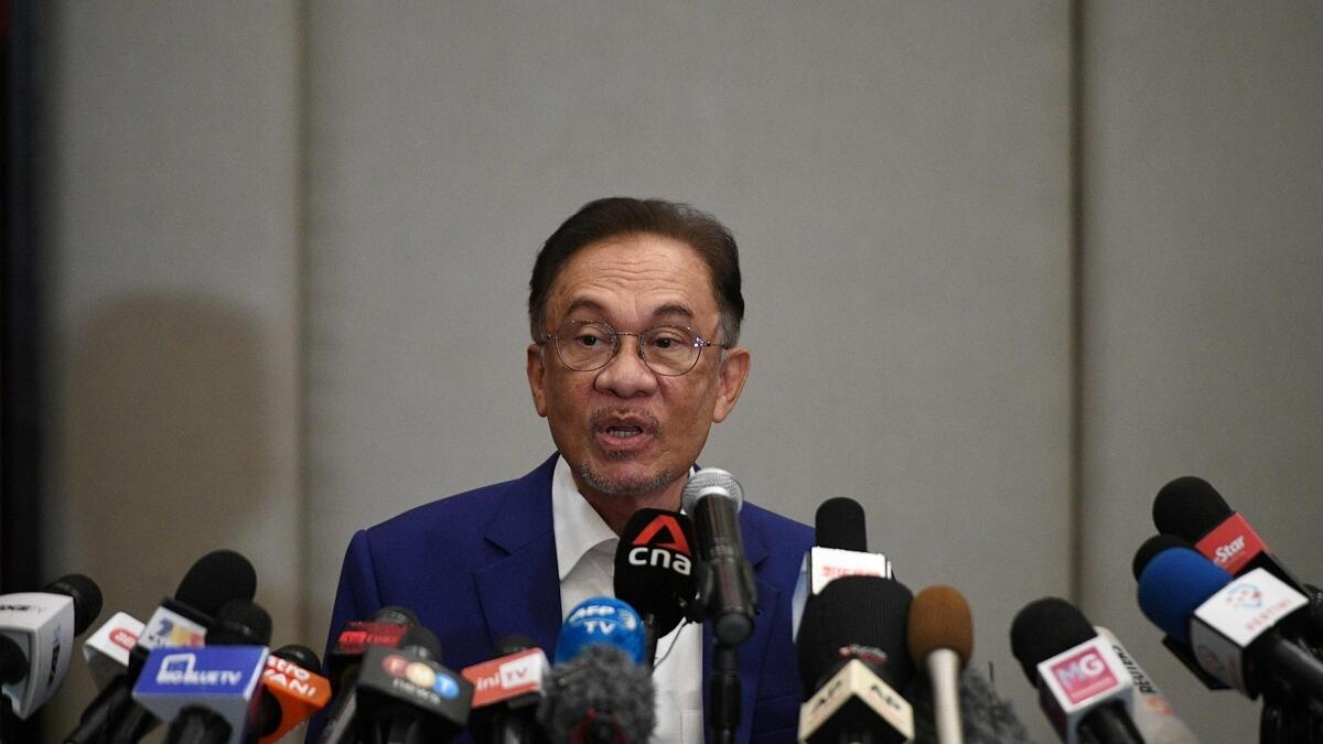 Malaysia, Anwar, police probe