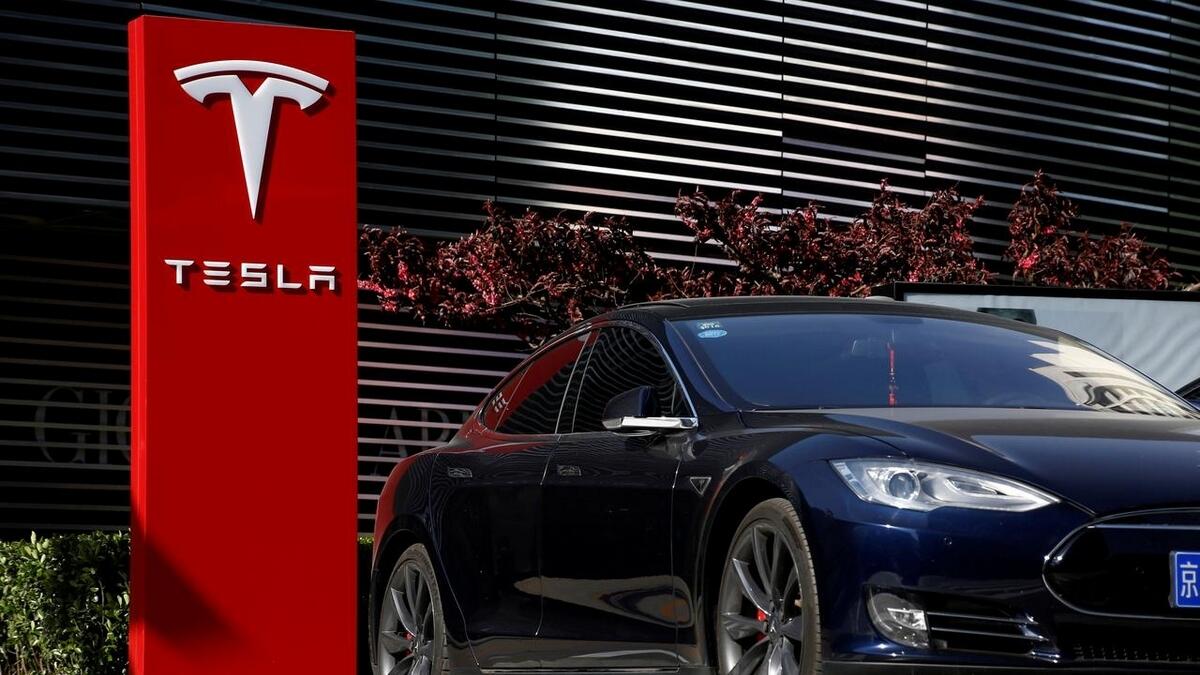 Tesla under scrutiny over software, battery issues
