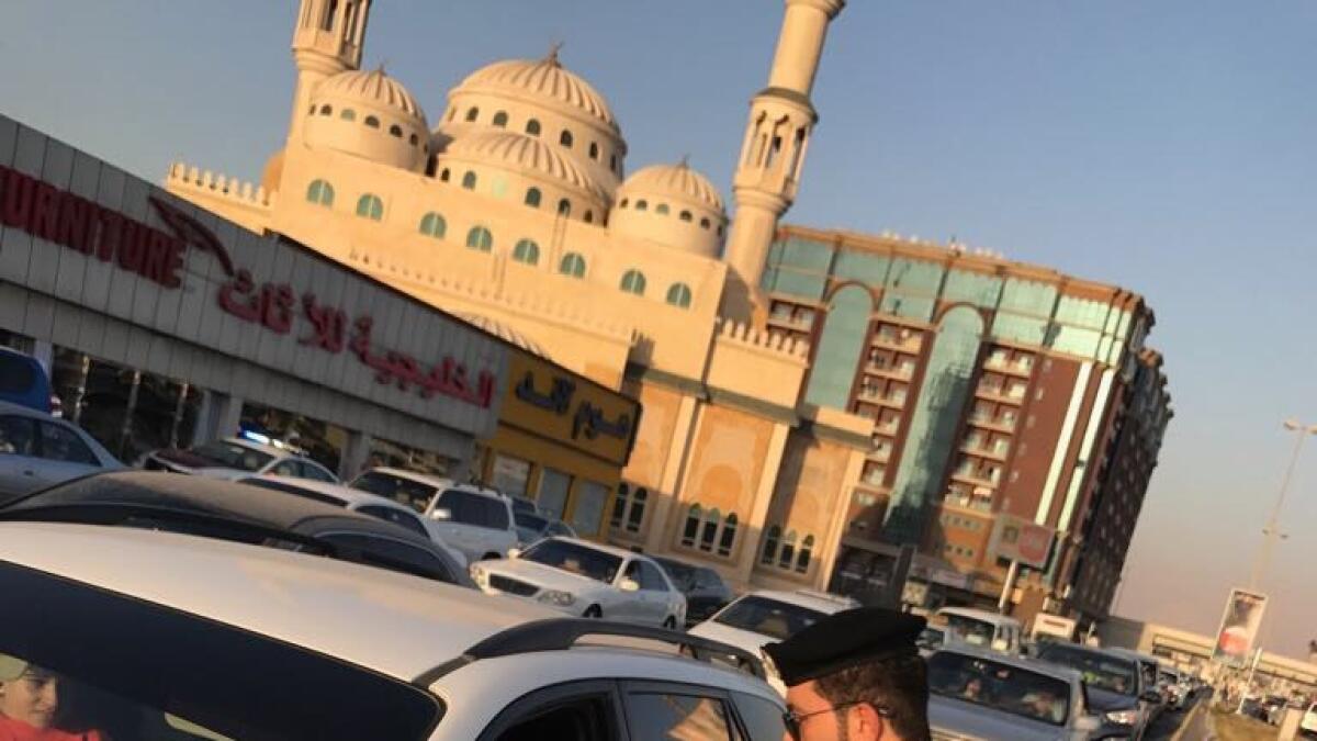 Take your Iftar pack from the RAK Police