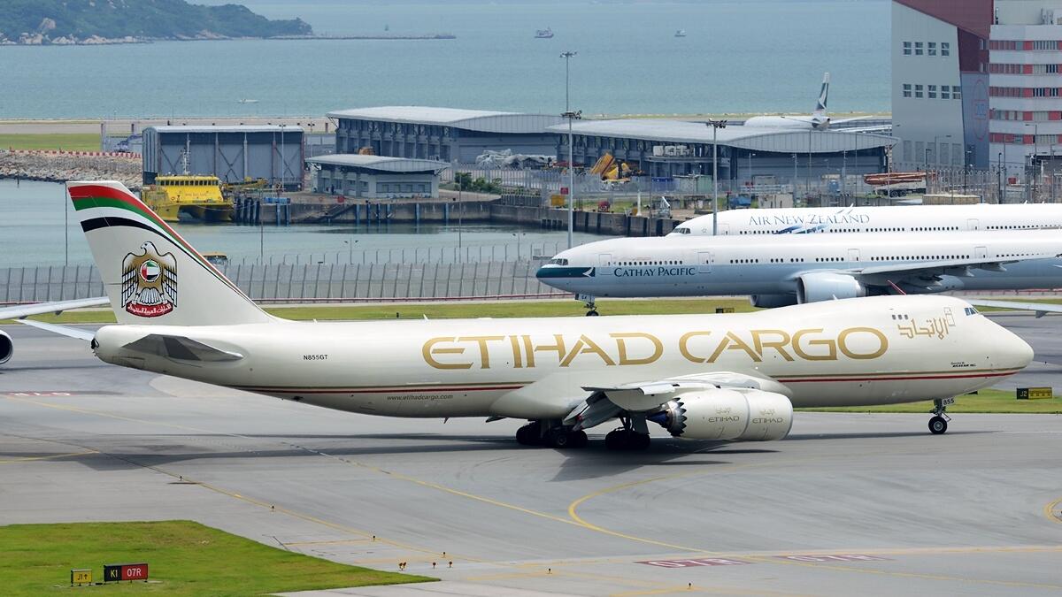 Etihad Airways pilot dies during flight