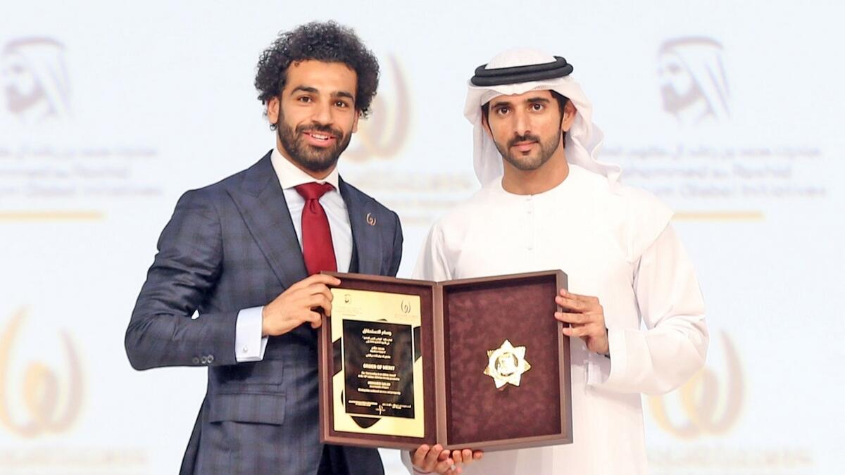 Sheikh Hamdan presents Outstanding Arab Athlete award to Salah