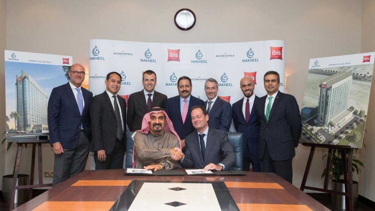 Nakheel, AccorHotels sign agreement for ibis hotel at Jumeirah Village Circle