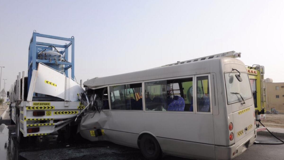 Asian killed in bus-truck collision in Abu Dhabi