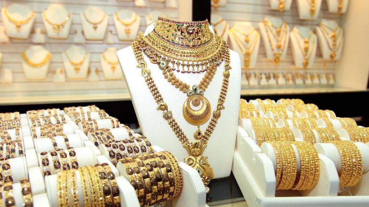 India bans export of gold products above 22 carats