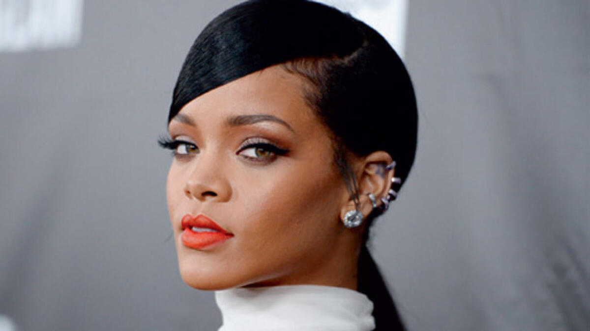 Rihanna to host Diamond ball