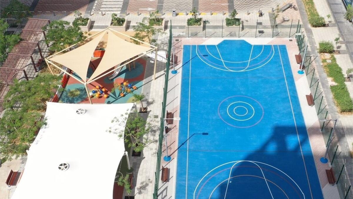Abu Dhabi municipality, corniche, basketball, play area, handball, volleyball