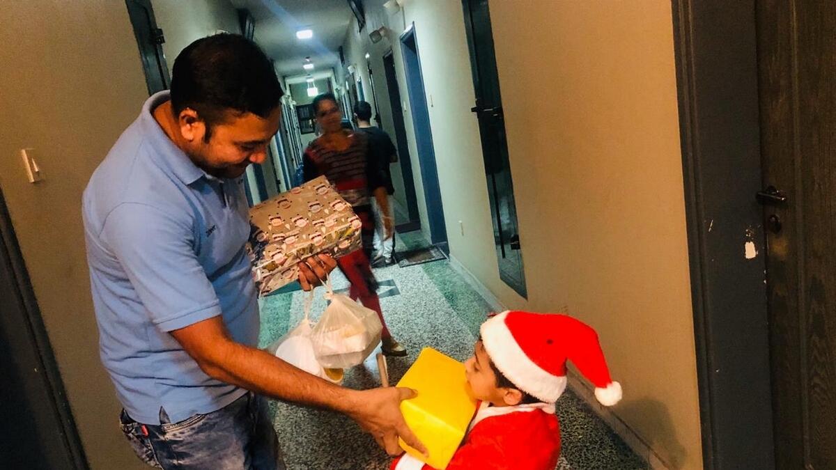 Miraan Hotwani, Santa Claus, Four-year-old, Santa, gifts, workers, Dubai, 