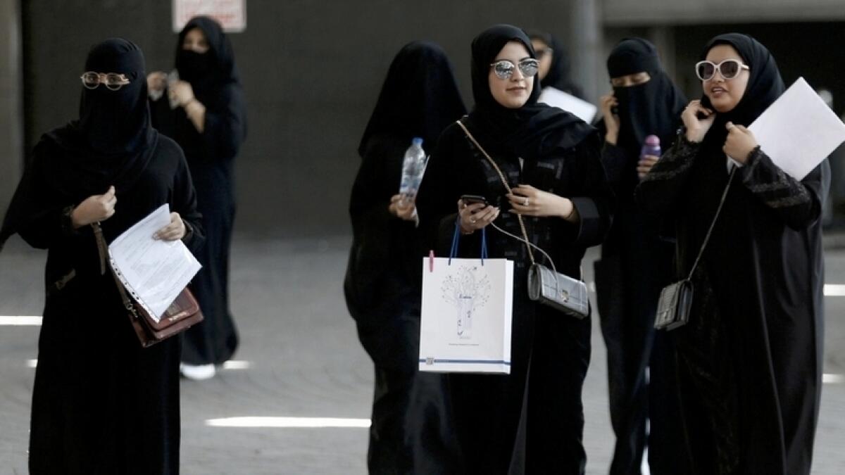 saudi women passport, saudi women react