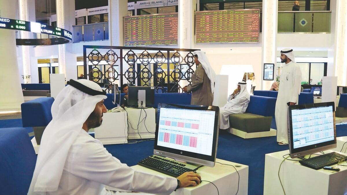  Dubai bourse hits 5-year low before paring losses