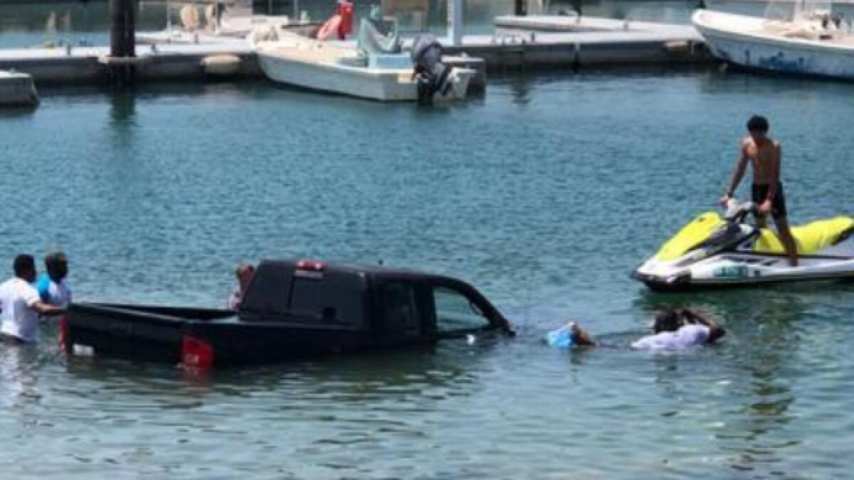 Dubai Police, vehicle, sea, Umm Suqeim port