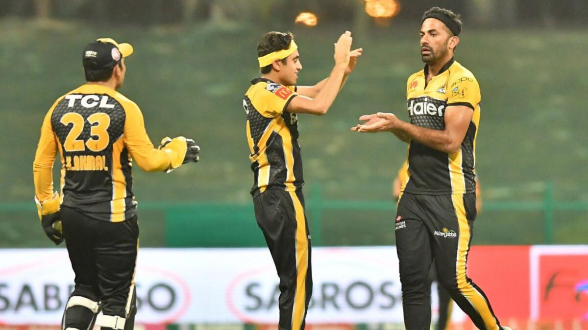 Peshawar Zalmi captain Wahab Riaz (right) is banking on 'team work' when his men face the Multan Sultans in the final. (PSL Twitter)