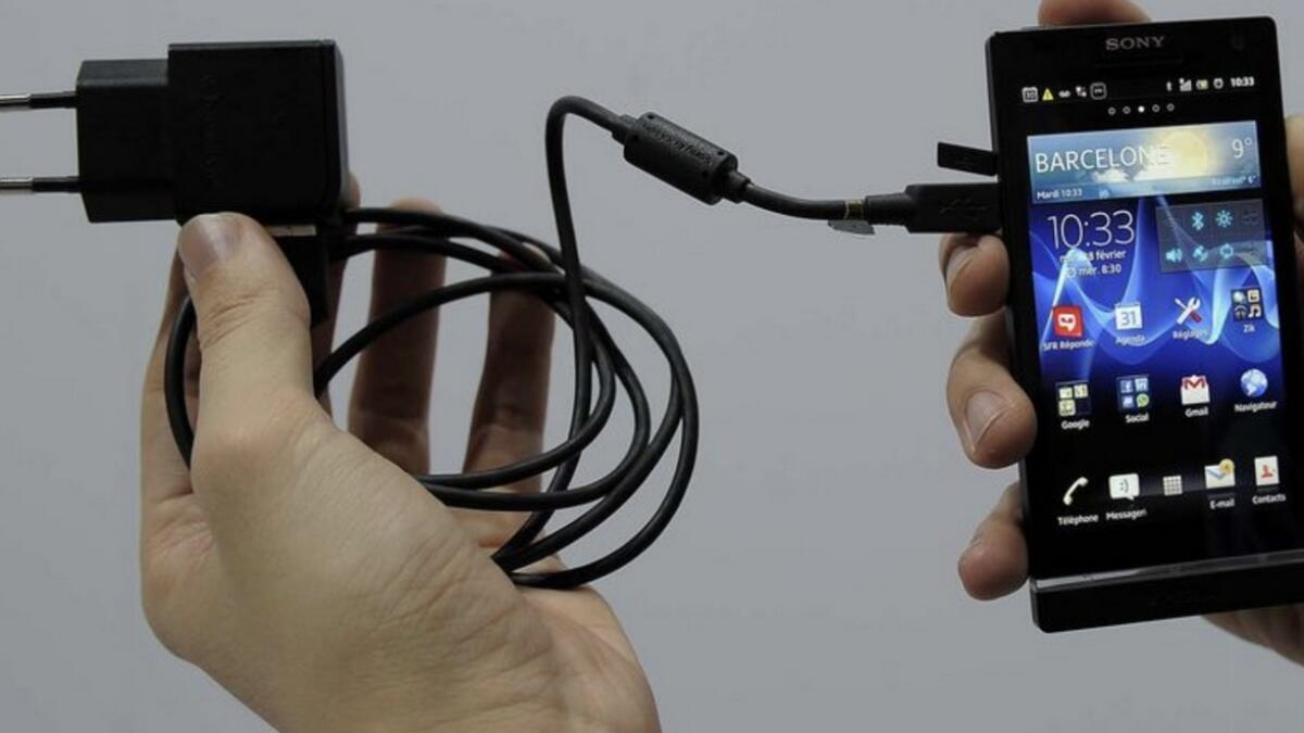  Things you should never do while charging your smartphone