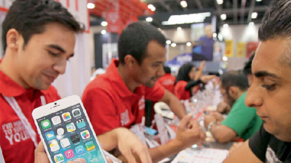 iPhone 6? Please be patient, retailers say
