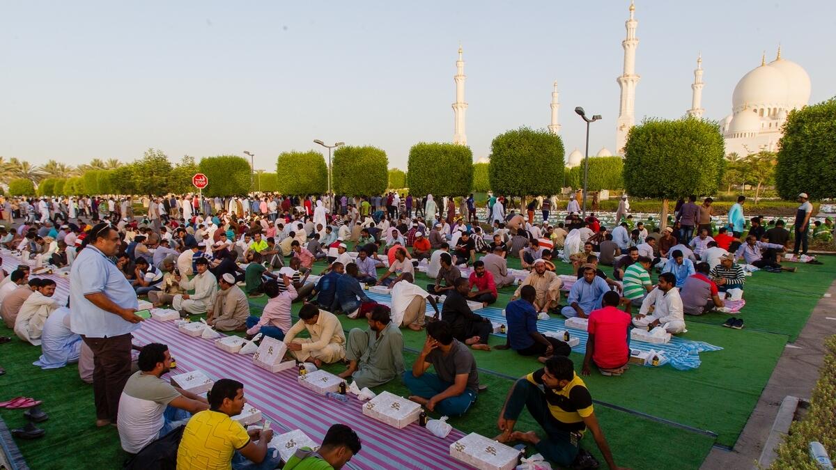 People observing the fast arrive at the at Sheikh Zayed Grand Mosque in Abu Dhabi.- KT file photo