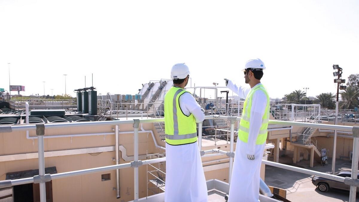Ali bin Shaheen thanked the Ruler of Sharjah for his generous grant, noting that the implementation of the master plan for the sewage project in the emirate is in full swing, according to the established schedules, especially in the cities of Kalba and Sharjah.