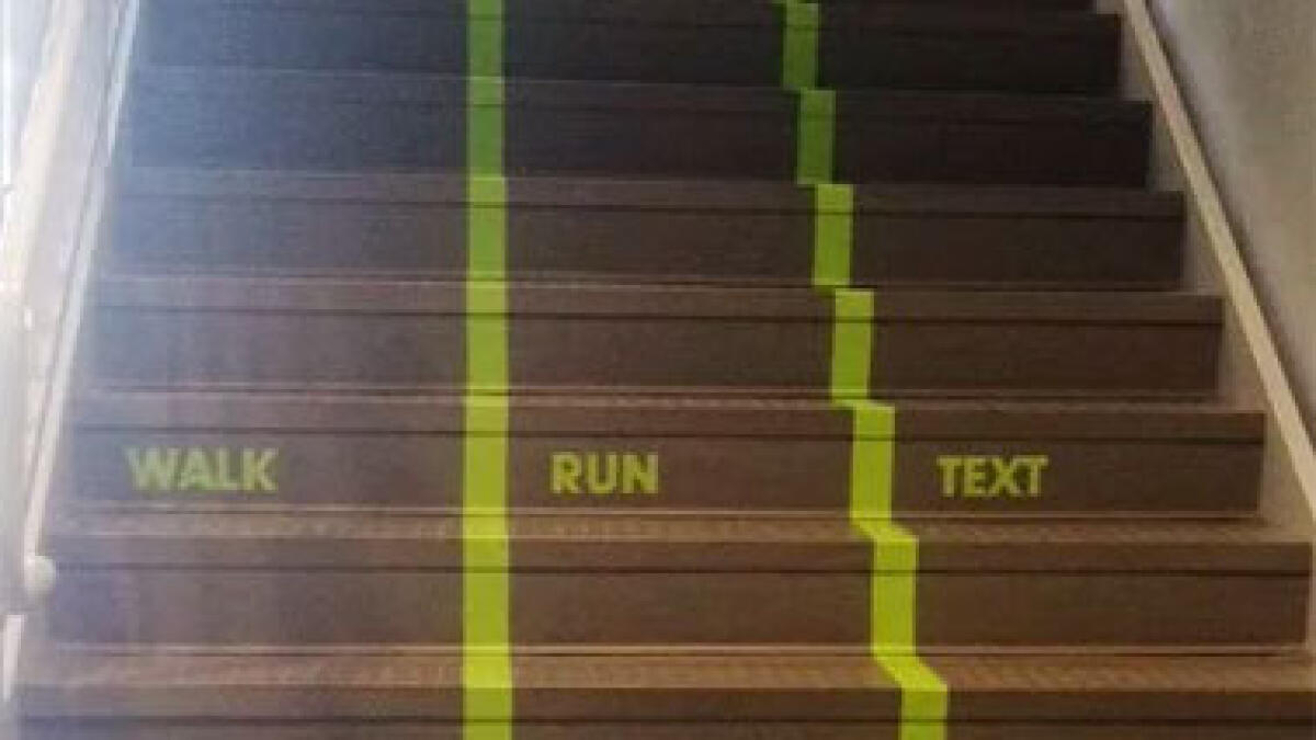 US school creates ‘texting lane’ for phone-focused walkers