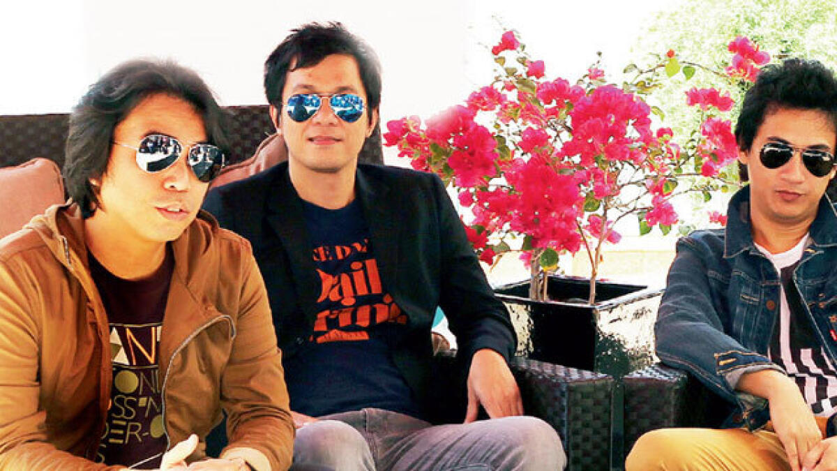 Eraserheads release two singles after 10 years