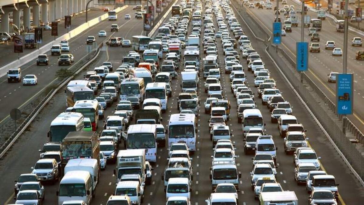 Sunday morning rush clogs Dubai, Sharjah roads