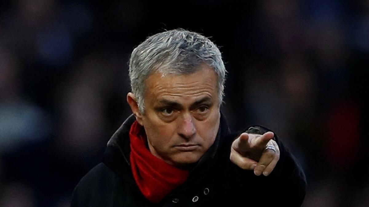 Mourinho mocks worst manager De Boer