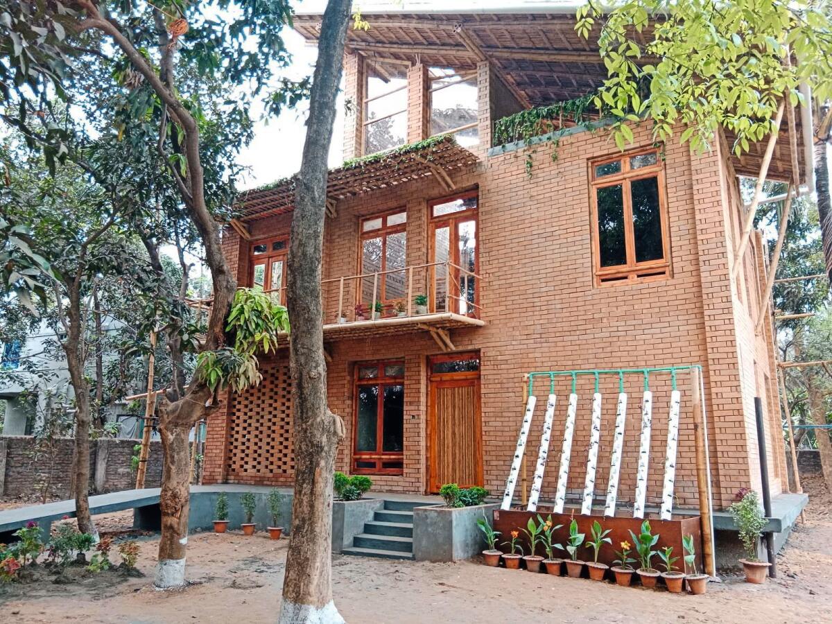 The creation of the latest concept home in Dhaka provided the opportunity for around 100 local people to be trained in the construction process.